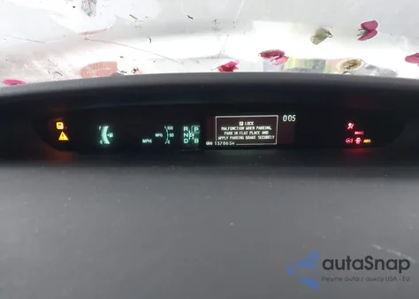 2013 Toyota Prius z USA, uszkodzony, nr VIN 0GTDKN3DP0D047780